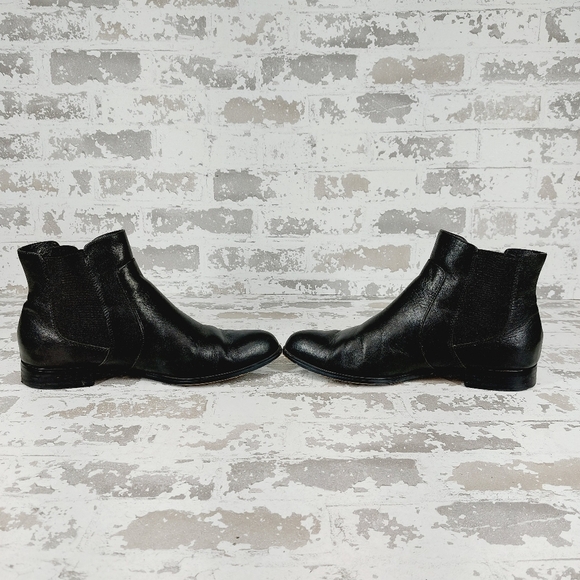 Isola Black Leather Pull On Almond Toe Ankle Boots T637 - Picture 5 of 10